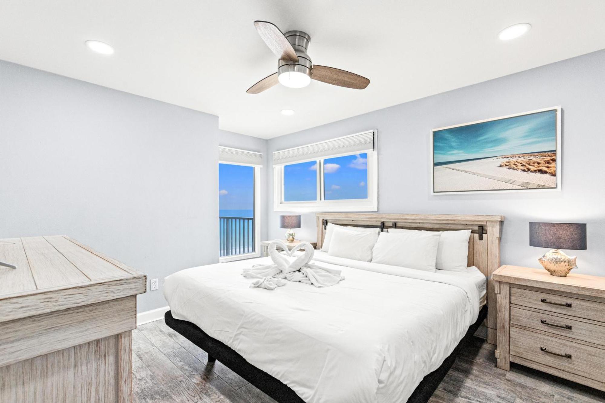The Summit 701 Apartment *