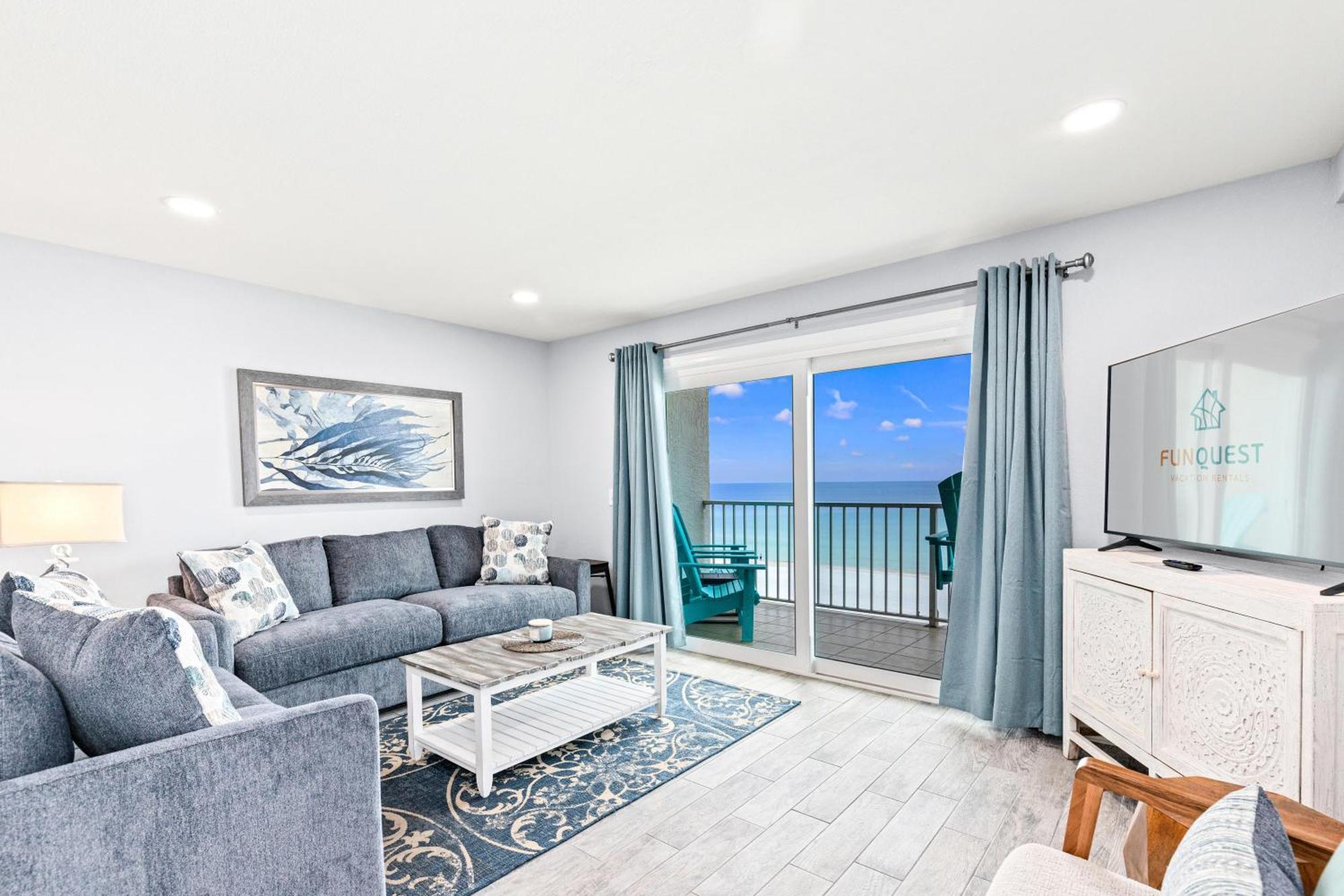 The Summit 701 Apartment *